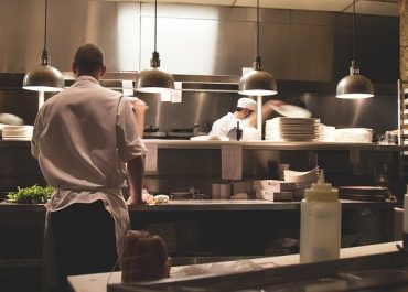 Hôtellerie : le Sénat reporte la taxe de 10 euros sur les CDD d’usage